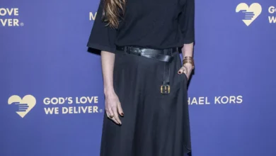 Photo of Энн Хэтэуэй, Хлоя Севиньи и другие звезды на Golden Heart Awards 2025