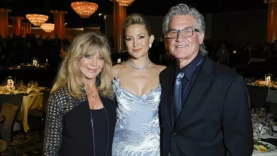 Photo of Голди Хоун и Курт Рассел поддержали дочь Кейт Хадсон на церемонии награждения