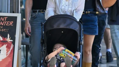 Photo of Келли Осборн гуляет по Лос-Анджелесу с маленьким сыном