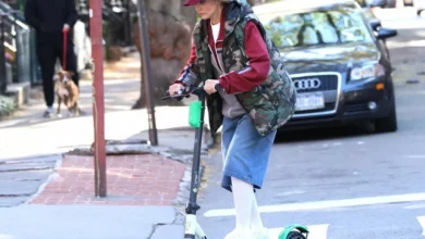 Photo of Красная Шапочка: Кэмерон Диас катается по городу на самокате