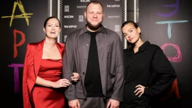 Photo of Рената Пиотровски, Аврора, Федор и Сергей Бондарчуки на светской премьере сериала «Арт – это я»