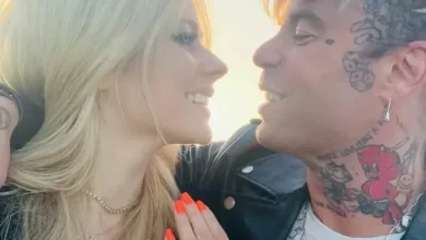 Photo of Бывший жених Аврил Лавин о расставании с певицей: «Раньше бы я сказал: «Да пошла она!»