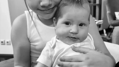 Photo of Ида Галич выложила редкое фото новорожденной дочери с падчерицей