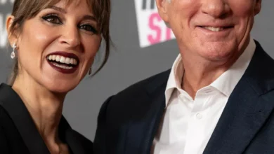 Photo of Ричард Гир с женой Алехандрой на кинопремьере в Мадриде