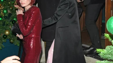 Photo of Шэрон Осборн впервые появилась на публике после смерти мужа