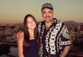 Photo of Киркоров подарил дочери лимитированные кеды за более чем 120 тысяч рублей