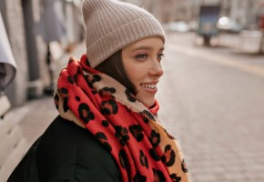 Photo of 10 смелых: подборка шарфов «с характером» для яркой зимы