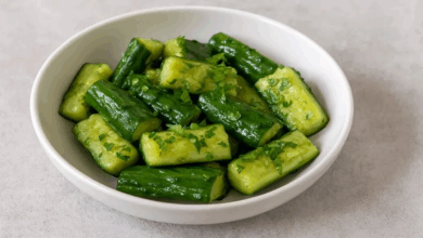 Photo of Вкус, традиции и лучшие рецепты закуски из битых огурцов