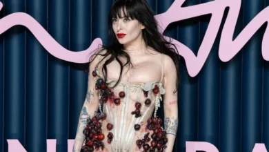 Photo of Дилара Финдикоглу в центре скандала: стажеры дизайнера заявили о переработках и эксплуатации