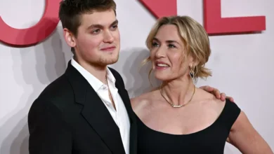 Photo of Кейт Уинслет поддержала сына на красной дорожке