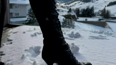 Photo of Рита Ора отправилась на горнолыжный курорт на каблуках