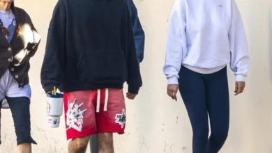 Photo of Селена Гомес и Бенни Бланко замечены на семейной прогулке