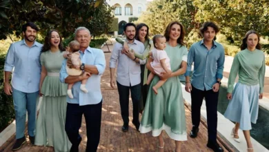 Photo of Семья в сборе: королева Иордании Рания позирует вместе с внучками